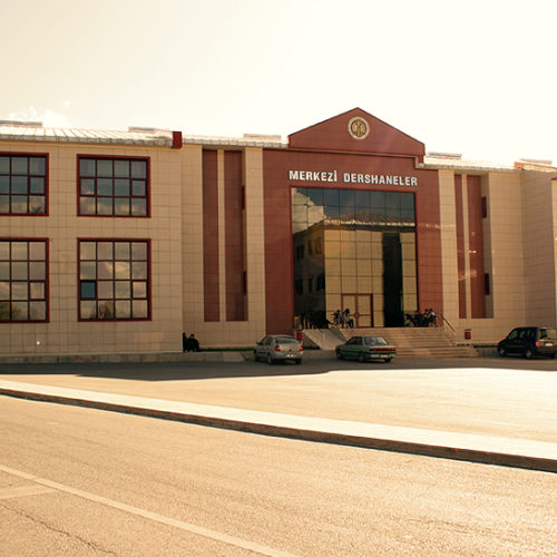 Erzurum Atatürk Üniversitesi Merkezi Derslik ve İdare Binası